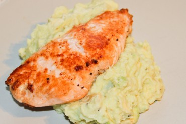 Lachs auf Kartoffel-Avocado Püree